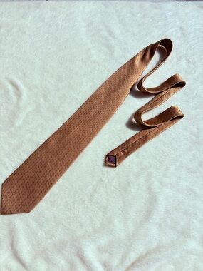 Laurant Benon Men’s Gold‎ Geometric Textured Silk Tie